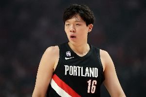 开拓者前线记者小傅：篮球不会说谎 期待小杨证明自己的那天