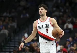 霍勒迪:阿夫迪亚是我们所依靠的人 他在决胜时刻领导着大家