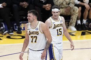 你和里夫斯老喷垃圾话？东契奇：他今天让我把球都罚进